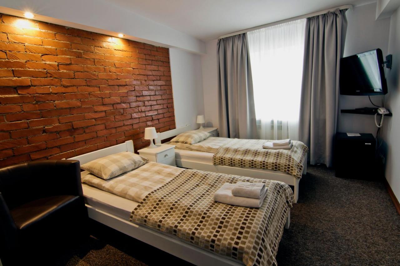 Rj Hotel Pabianice Exterior photo